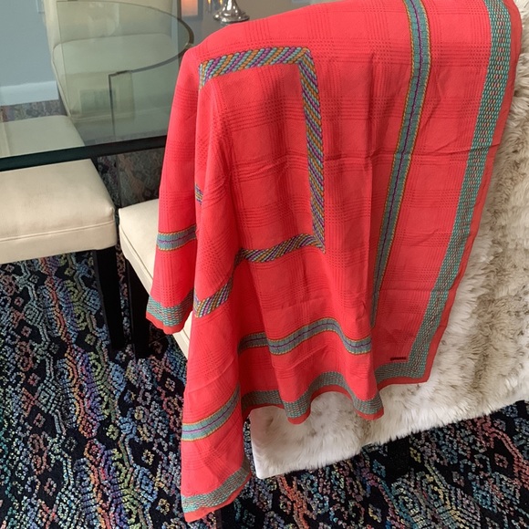 Authentic Chanel scarf, 31” x 31”. Excellent shape - Picture 6 of 7